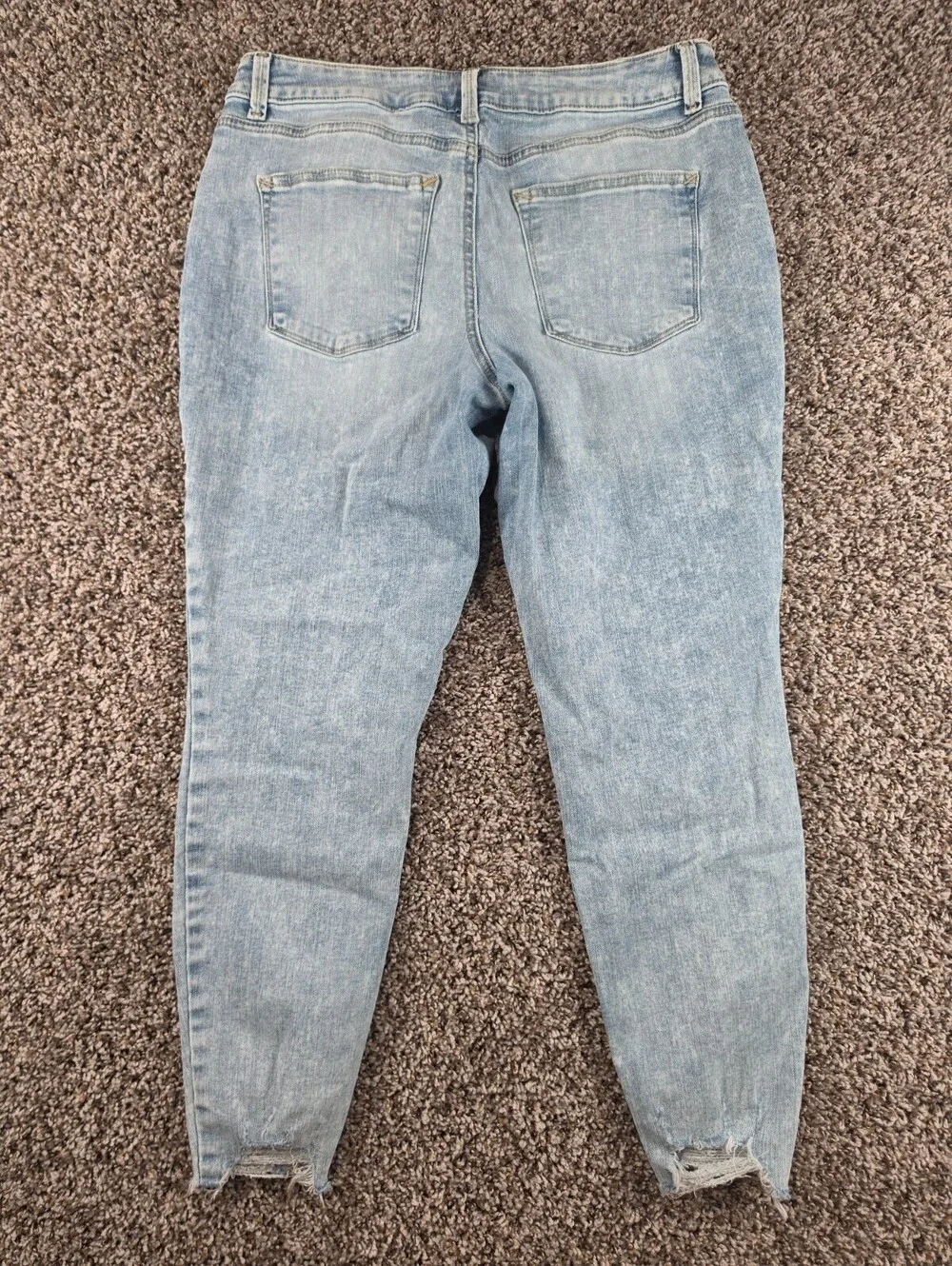 Maurices Womens Sz L Short Mid Rise Stone Wash Blue Jeans Light Wash Skinny
